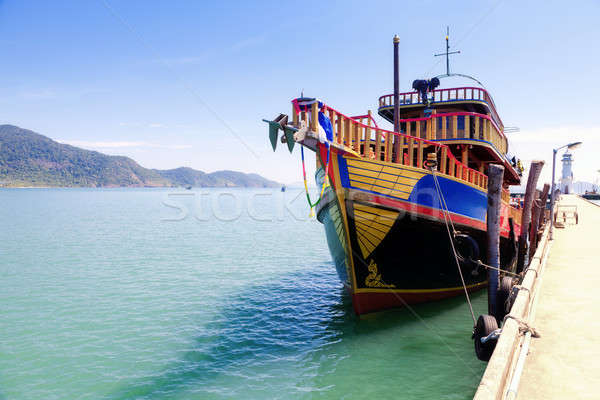 Tournée bateau traditionnel thai pier île Photo stock © alexeys