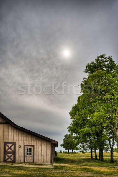 Kraju scena stodoła drzew słońce Zdjęcia stock © alexeys