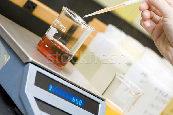 Laboratorium test mieszanka chemicznych strony Zdjęcia stock © alexeys