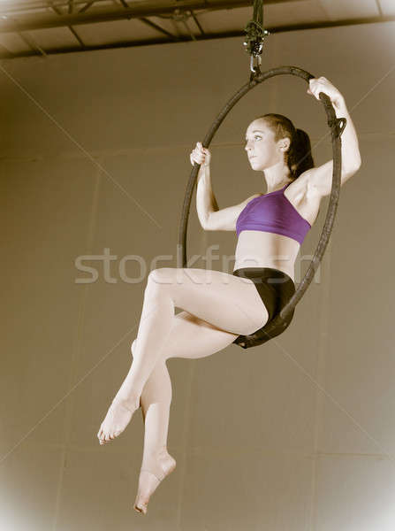 Jimnastikçi güzel bir kadın spor uygunluk Stok fotoğraf © alexeys