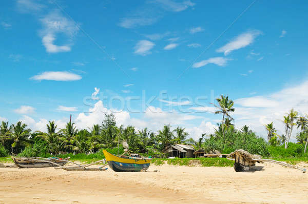 Pêche bateaux plage tropicale ciel eau nuages [[stock_photo]] © alinamd
