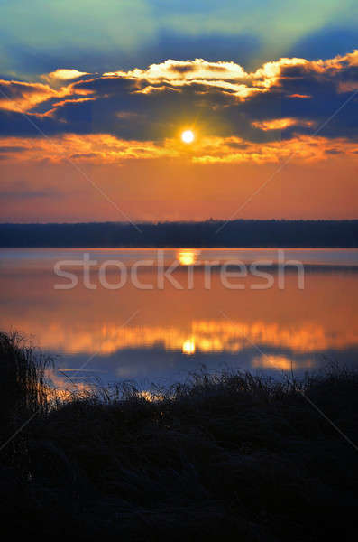 Świt jezioro wcześnie rano piękna chmury wody Zdjęcia stock © AlisLuch