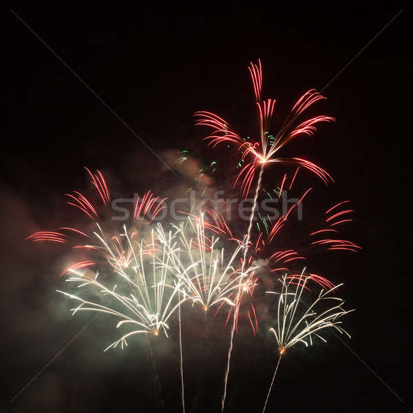 Foto stock: Fuegos · artificiales · cielo · de · la · noche · colorido · cielo · luz · noche