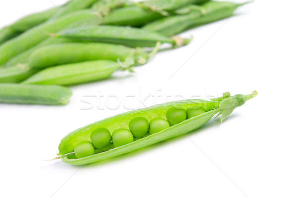 Stockfoto: Groene · erwten · geïsoleerd · witte · voedsel · achtergrond