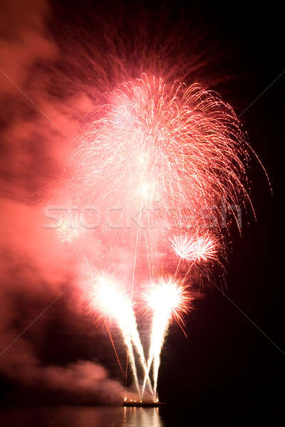 Focuri de artificii noapte cerul cer petrecere lumina fundal Imagine de stoc © All32