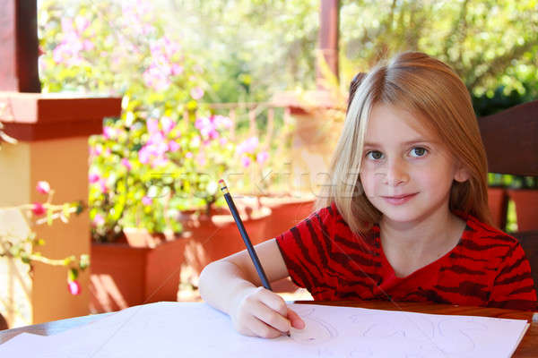 Giovani artista giovane ragazza seduta esterna patio Foto d'archivio © allihays