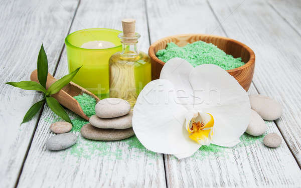 Foto stock: Spa · productos · blanco · orquídeas · edad · mesa · de · madera