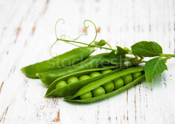 新鮮 豌豆 木 食品 花園 表 商業照片 © almaje