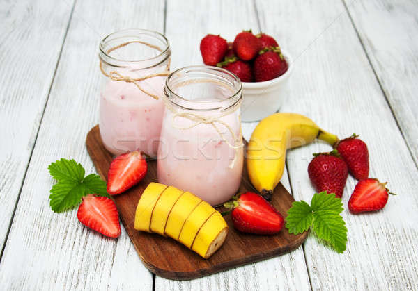 Stock foto: Joghurt · frischen · Erdbeeren · Bananen · alten · Holztisch