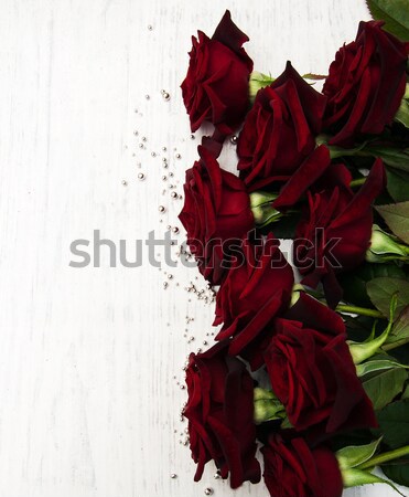 Proaspăt trandafiri rosii vechi floare flori Imagine de stoc © almaje