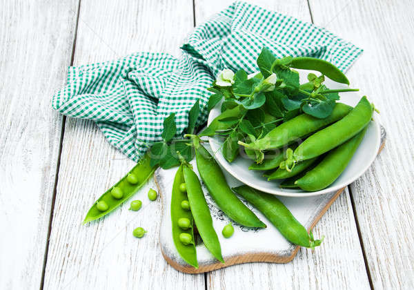 Verde piselli tavola rustico bianco legno Foto d'archivio © almaje