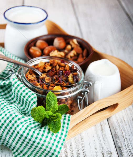 [[stock_photo]]: Maison · granola · noix · lait · table · en · bois · santé