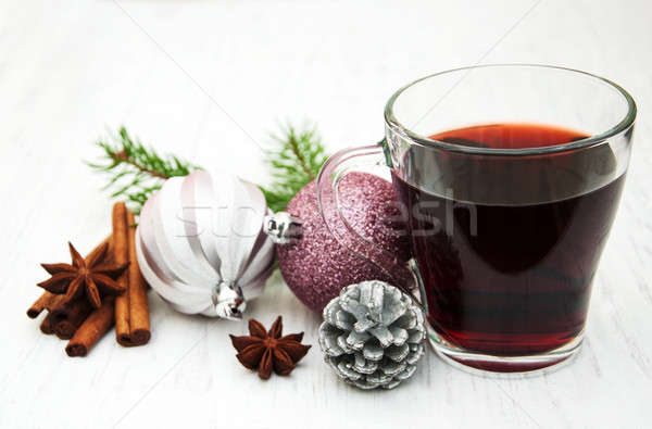 Verre de vin vin Noël décoration vieux bois Photo stock © almaje