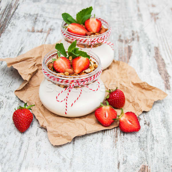 Stock foto: Joghurt · Müsli · Frühstück · Erdbeeren · Gesundheit · Milch