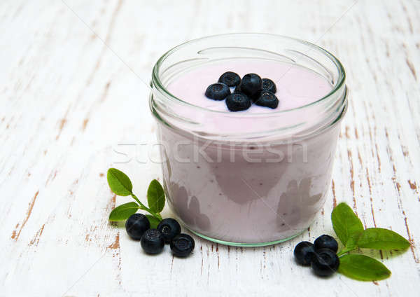Stok fotoğraf: Taze · meyve · yoğurt · yaban · mersini · ahşap · gıda · yaprak