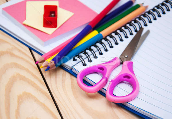 Fournitures scolaires vieux bois bureau étudiant fond [[stock_photo]] © almaje