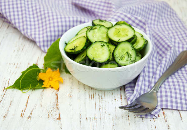 Frischen Gurken Salat Holz Blume Essen Stock foto © almaje