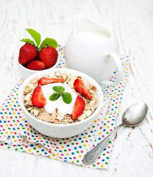 Foto stock: Muesli · morangos · velho · madeira · leite