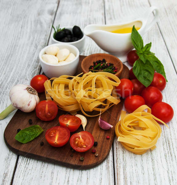 Stockfoto: Italiaans · eten · ingrediënten · oude · houten · tabel · olie