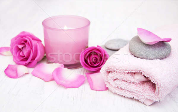 Foto stock: Bano · toallas · vela · jabón · rosa · rosas