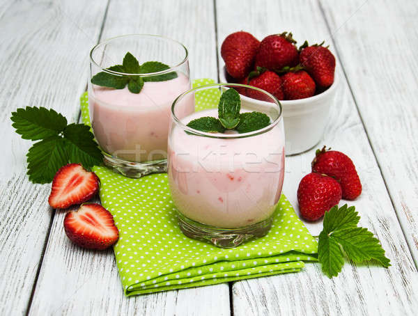 Stock photo: yogurt with fresh strawberries