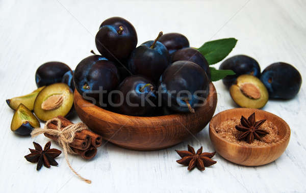 édes szilva öreg fából készült természet levél Stock fotó © almaje