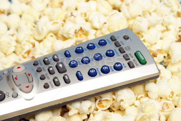 Universeel afstandsbediening top vers popcorn voedsel Stockfoto © AlphaBaby