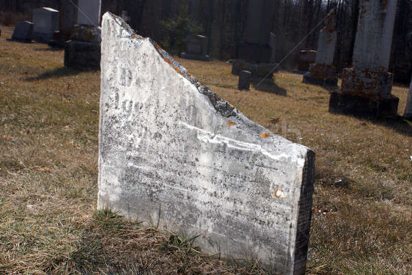 надгробная плита кладбища история одиноко старые кладбище Сток-фото © AlphaBaby