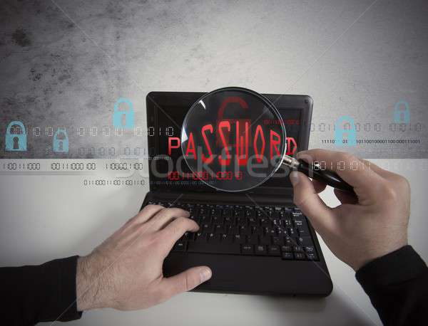 Hacker uita parola laptop obiectiv Internet Imagine de stoc © alphaspirit