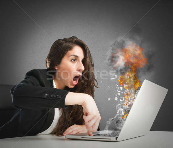 Számítógép munka túlterhelés nő külső laptop Stock fotó © alphaspirit