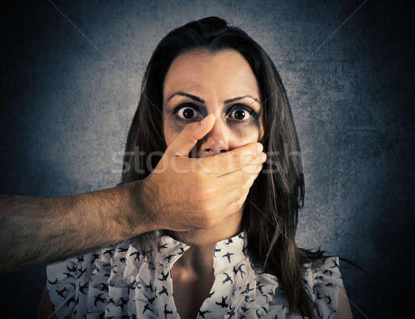 Nő megrémült erőszak kéz befogja száját lány Stock fotó © alphaspirit