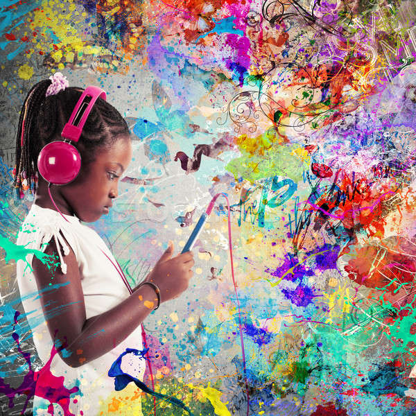 Paixão música little girl ouvir música fones de ouvido menina Foto stock © alphaspirit