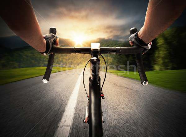 Stock fotó: Napsütés · kerékpáros · utca · napfény · férfi · sport