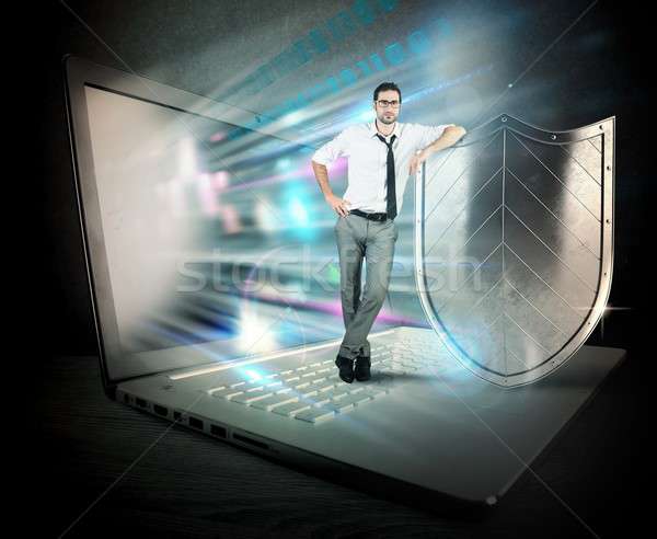 Firewall afaceri mic om de afaceri calculator scut Imagine de stoc © alphaspirit