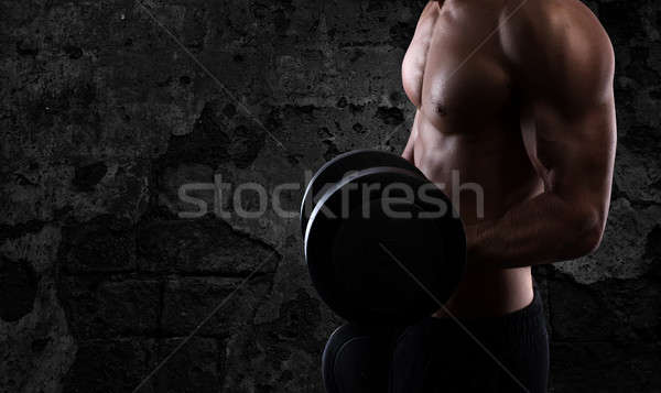 ストックフォト: アスレチック · 男 · 訓練 · 上腕二頭筋 · ジム · 筋肉の