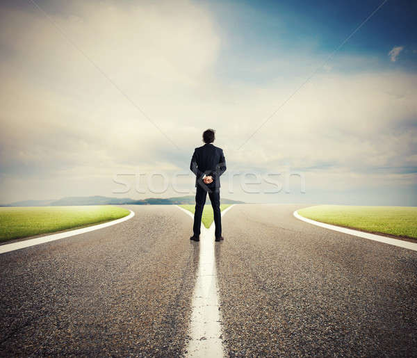 Lehetőségek üzletember útkereszteződés döntés választás férfi Stock fotó © alphaspirit