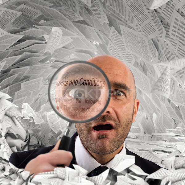 открытие бизнесмен увеличительное стекло человека информации Сток-фото © alphaspirit