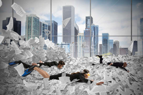 înot birocratie oameni de afaceri masti mare masca Imagine de stoc © alphaspirit