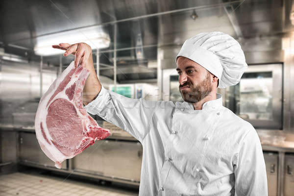Vegetarier Küchenchef Aussehen groß Steak Essen Stock foto © alphaspirit