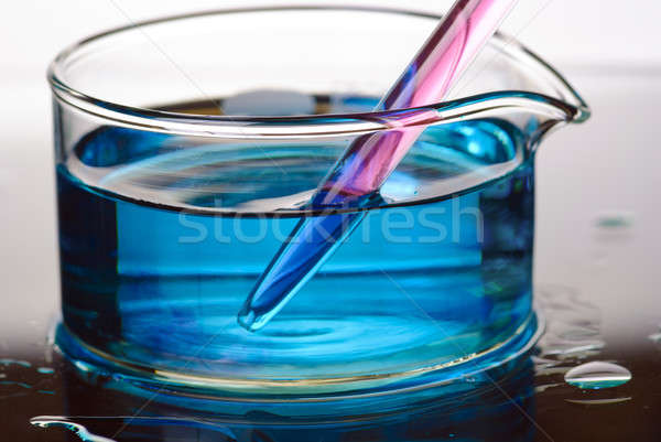 Chemicznych eksperyment zlewka czerwony niebieski wody Zdjęcia stock © Alsos