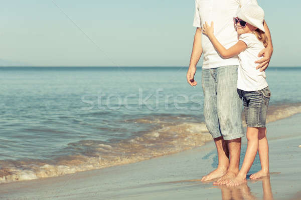 Stockfoto: Vader · dochter · spelen · strand · dag · tijd