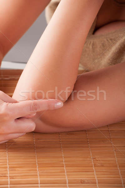 Stock foto: Akupunktur · Pool · Akupressur · Finger · Punkt · Präsentation
