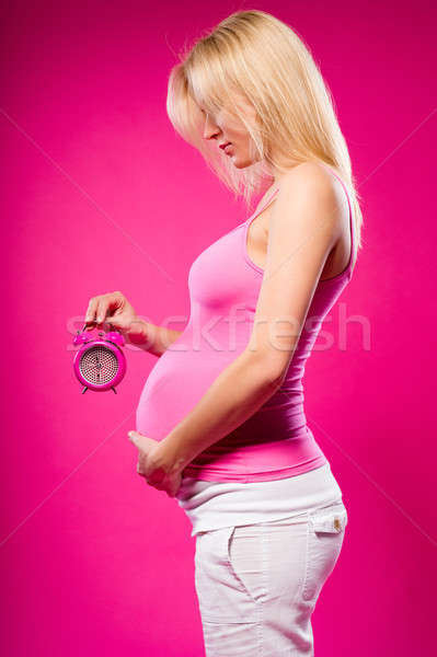 Foto d'archivio: Donna · incinta · sveglia · donna · baby · clock