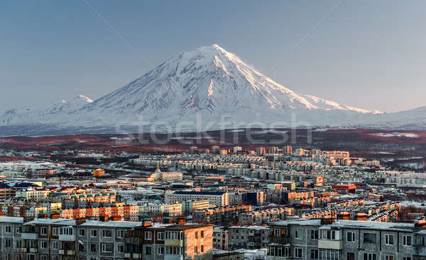 Cityscape wulkan Świt daleko krajobraz śniegu Zdjęcia stock © amok