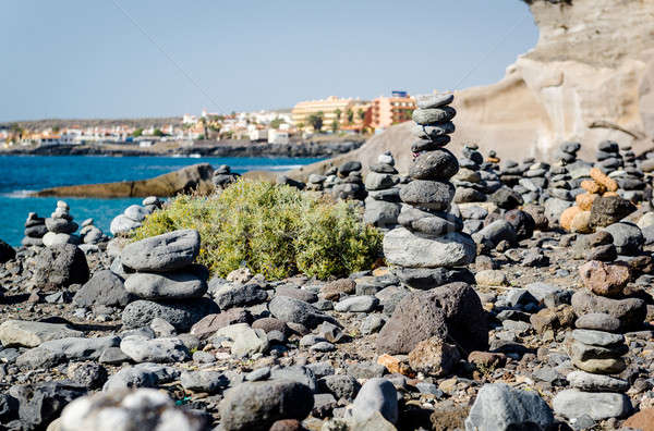Kamienie sztuki kamień równowagi plaży Zdjęcia stock © amok