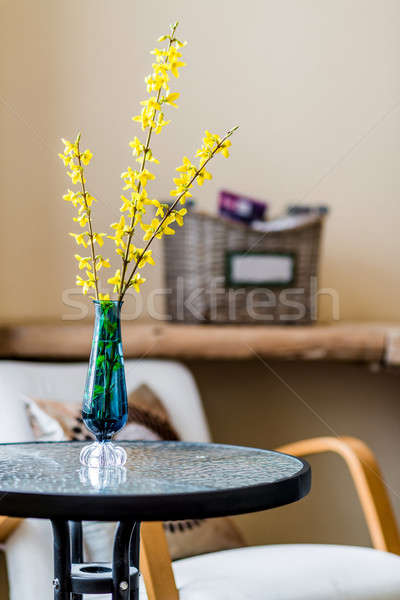 Frühling gelben Blüten Vase Tabelle Blume Design Stock foto © amok