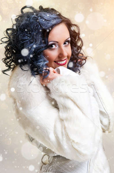 Güzel esmer beyaz kürk kadın mutlu Stok fotoğraf © amok