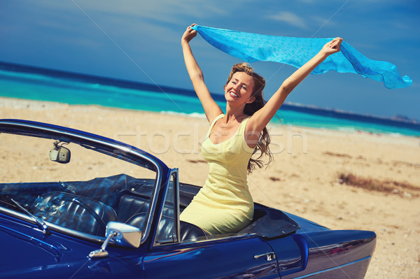 [[stock_photo]]: Heureux · femme · mains · séance · rétro