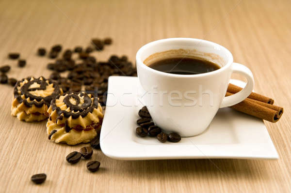Tasse grains de café cannelle bois boire café [[stock_photo]] © amok