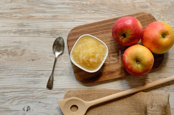 Organikus friss almák fából készült tányér étel Stock fotó © andreasberheide